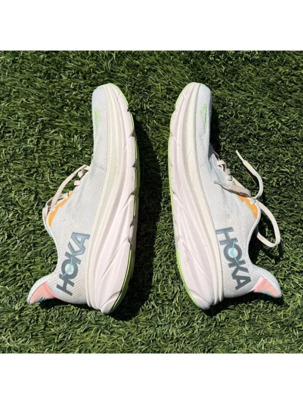 Hoka Clifton 9 Vanilla/Astral Size 11 Women’s